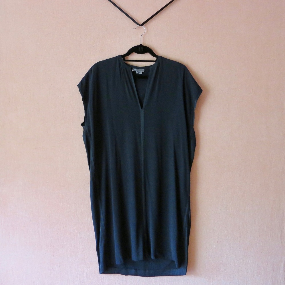 🦋HP🦋 Vince Split Neck Shift Dress - Picture 2 of 3